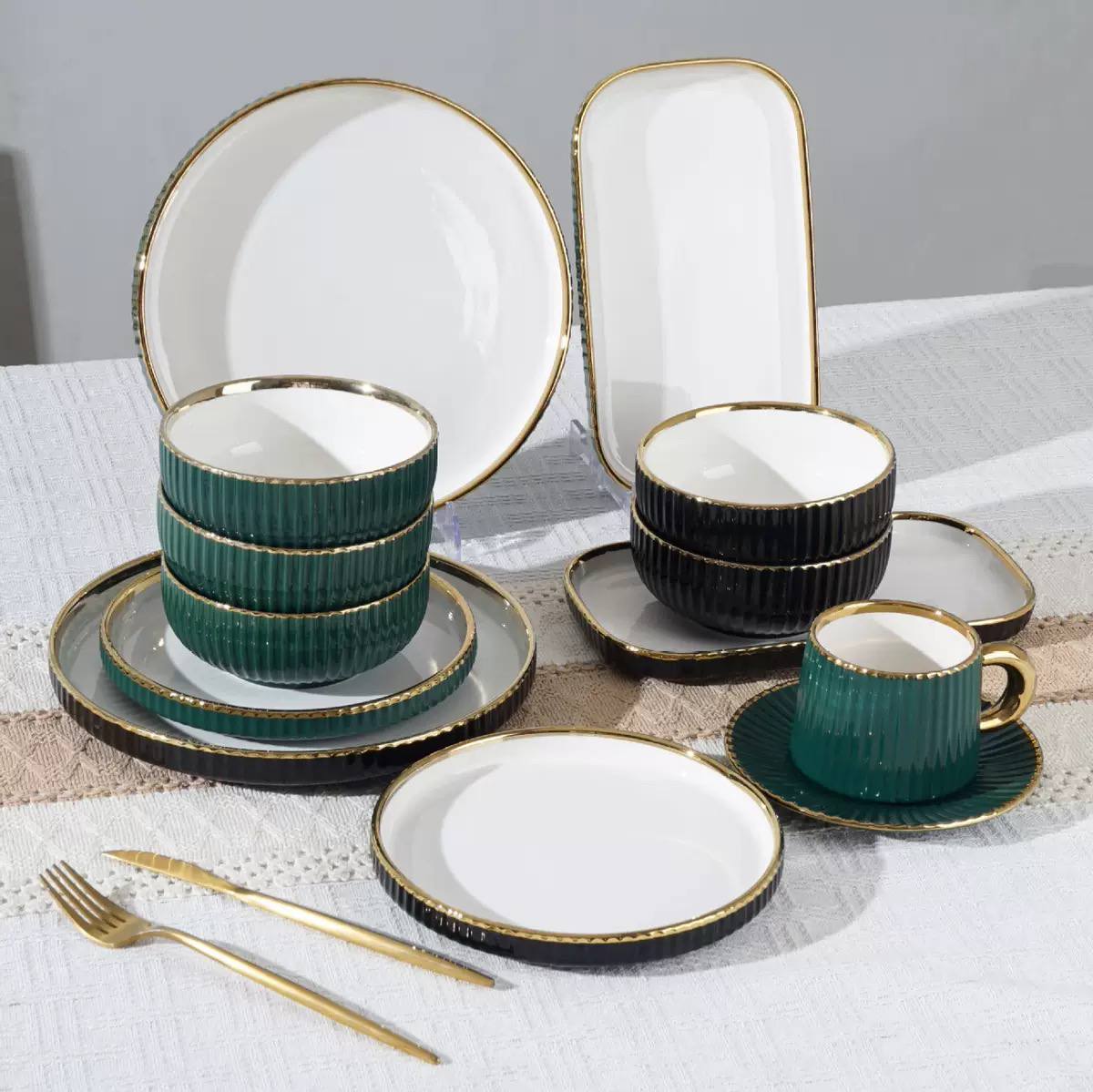 Ceramic tableware set