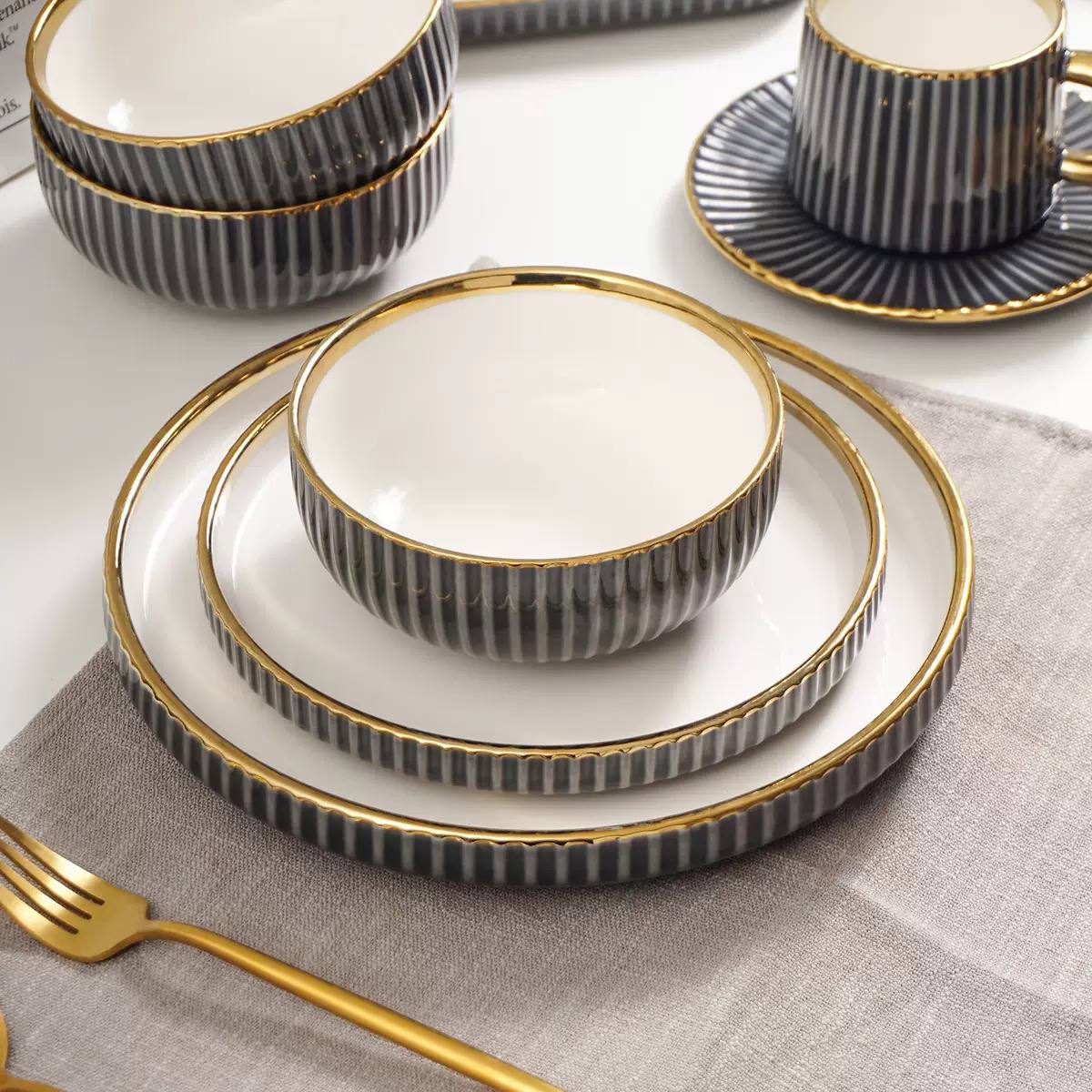 Ceramic tableware set image 2