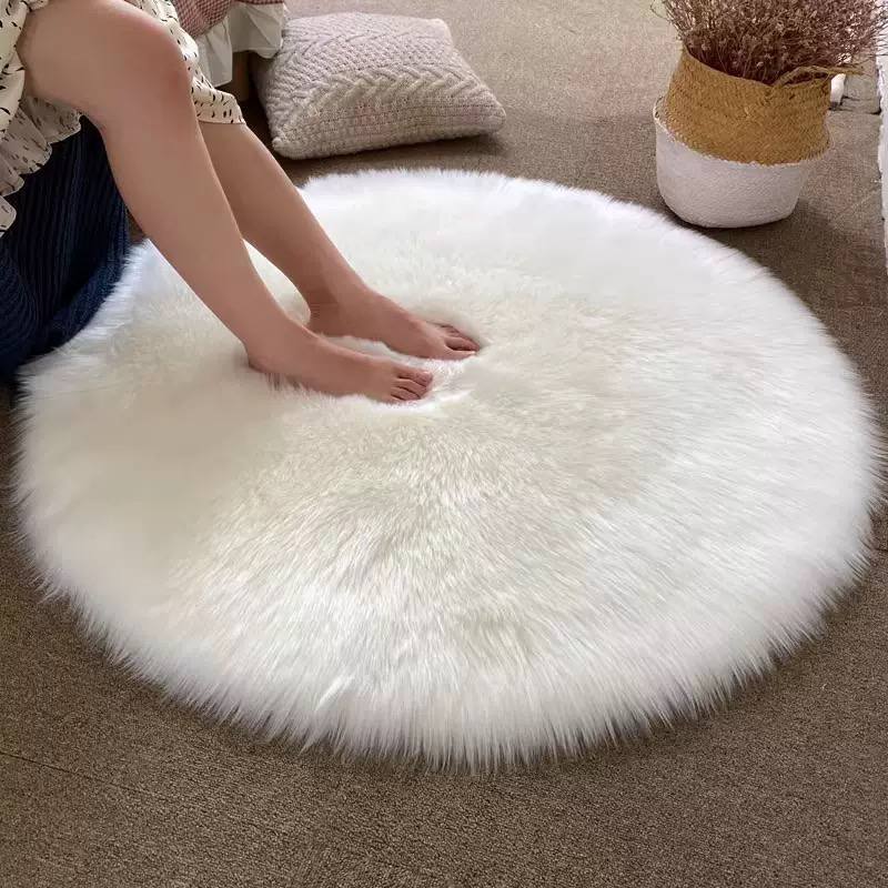 Faux fur sheepskin style rug  image 3