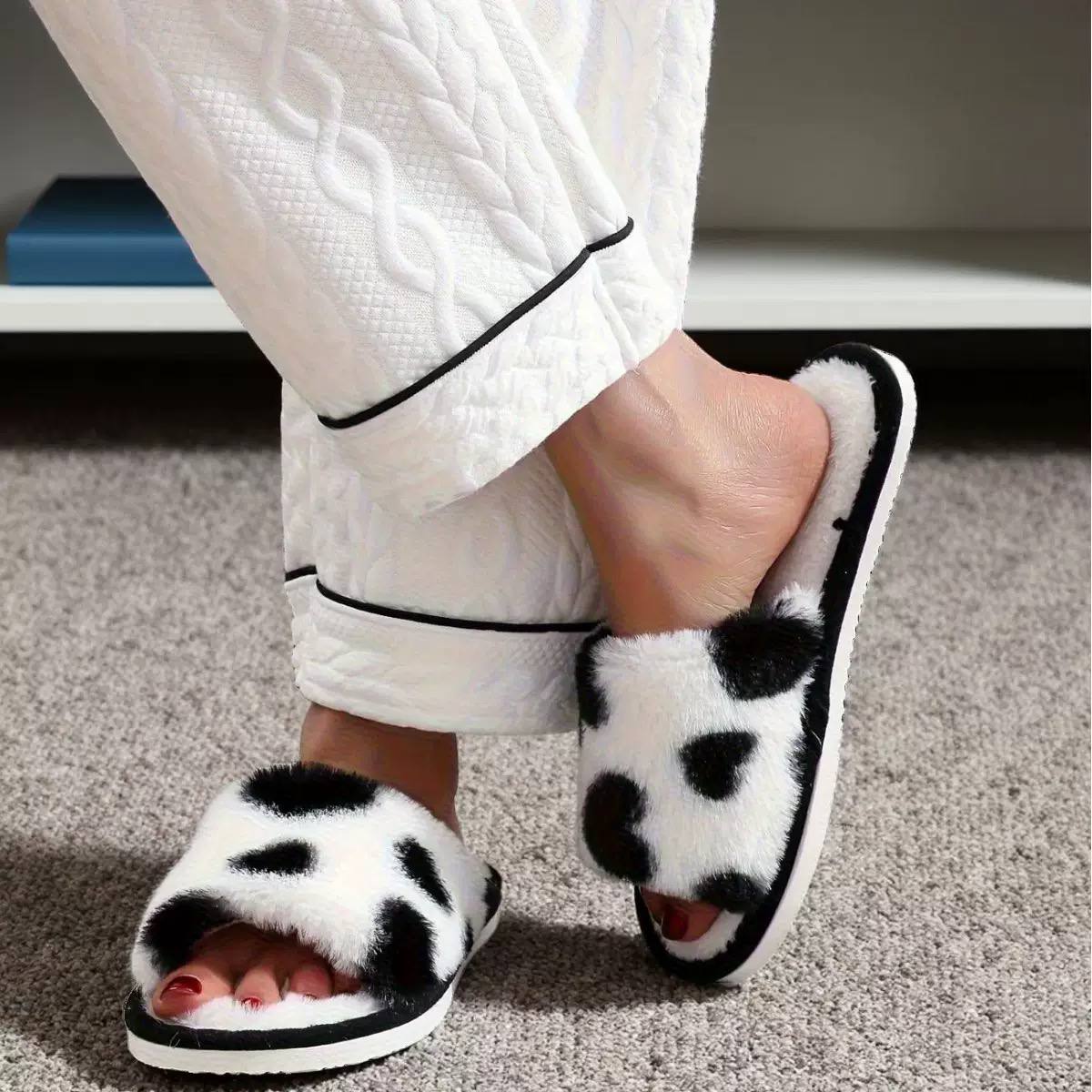 Heart-Shaped Open Slippers image 2