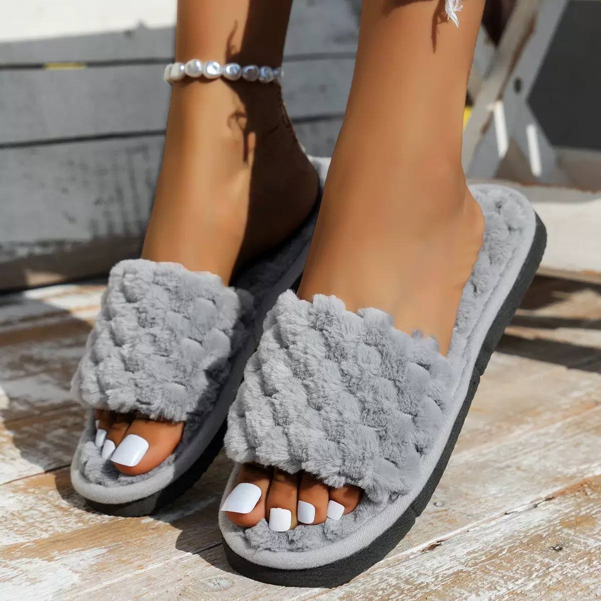 Four Seasons Slippers image 3